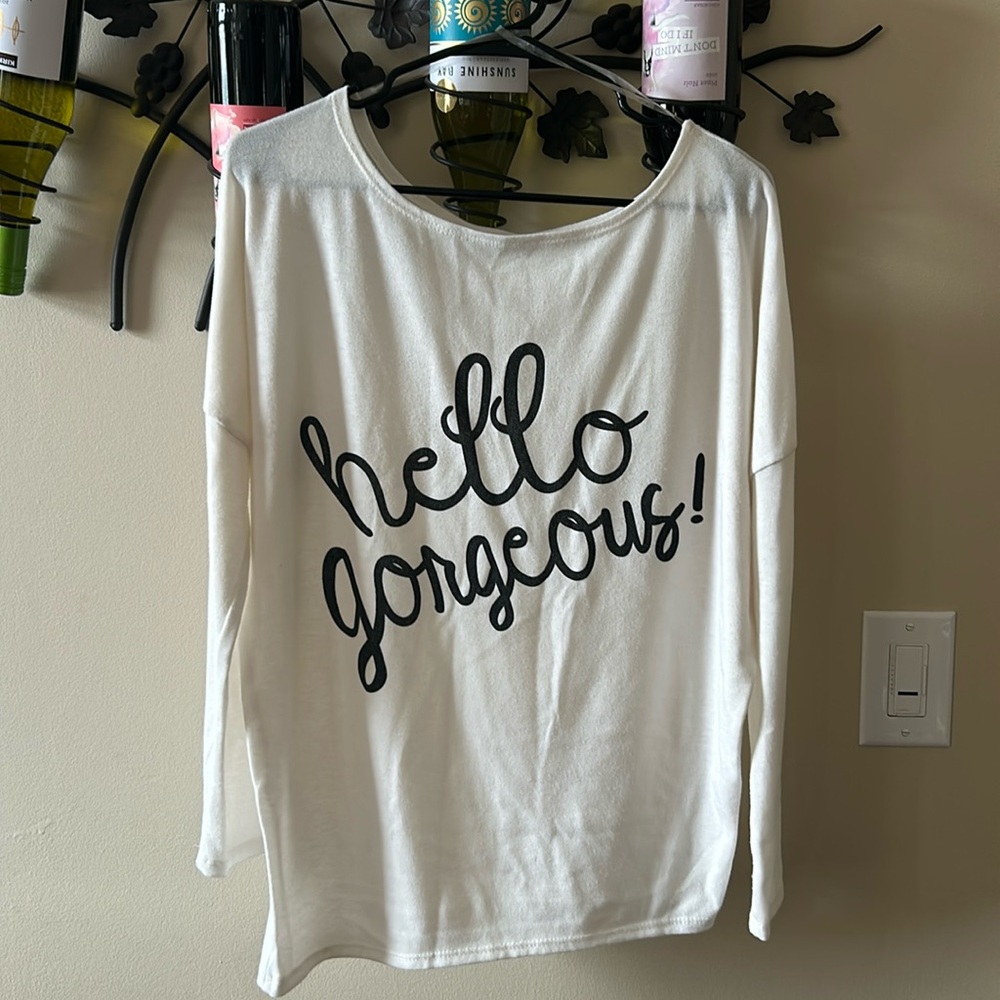 Women’s “hello gorgeous” top S